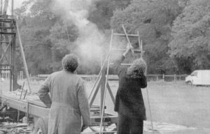 Ook Bennie Jolink van Normaal deed een poging de vogel eraf te schieten (Foto: Hanny ten Dolle)